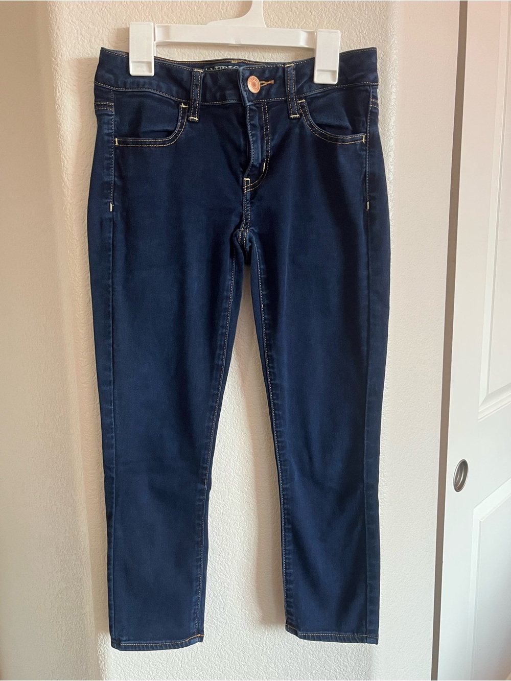 American Eagle Outfitters Women's Dark Indigo Wash Capri Skinny Jeans